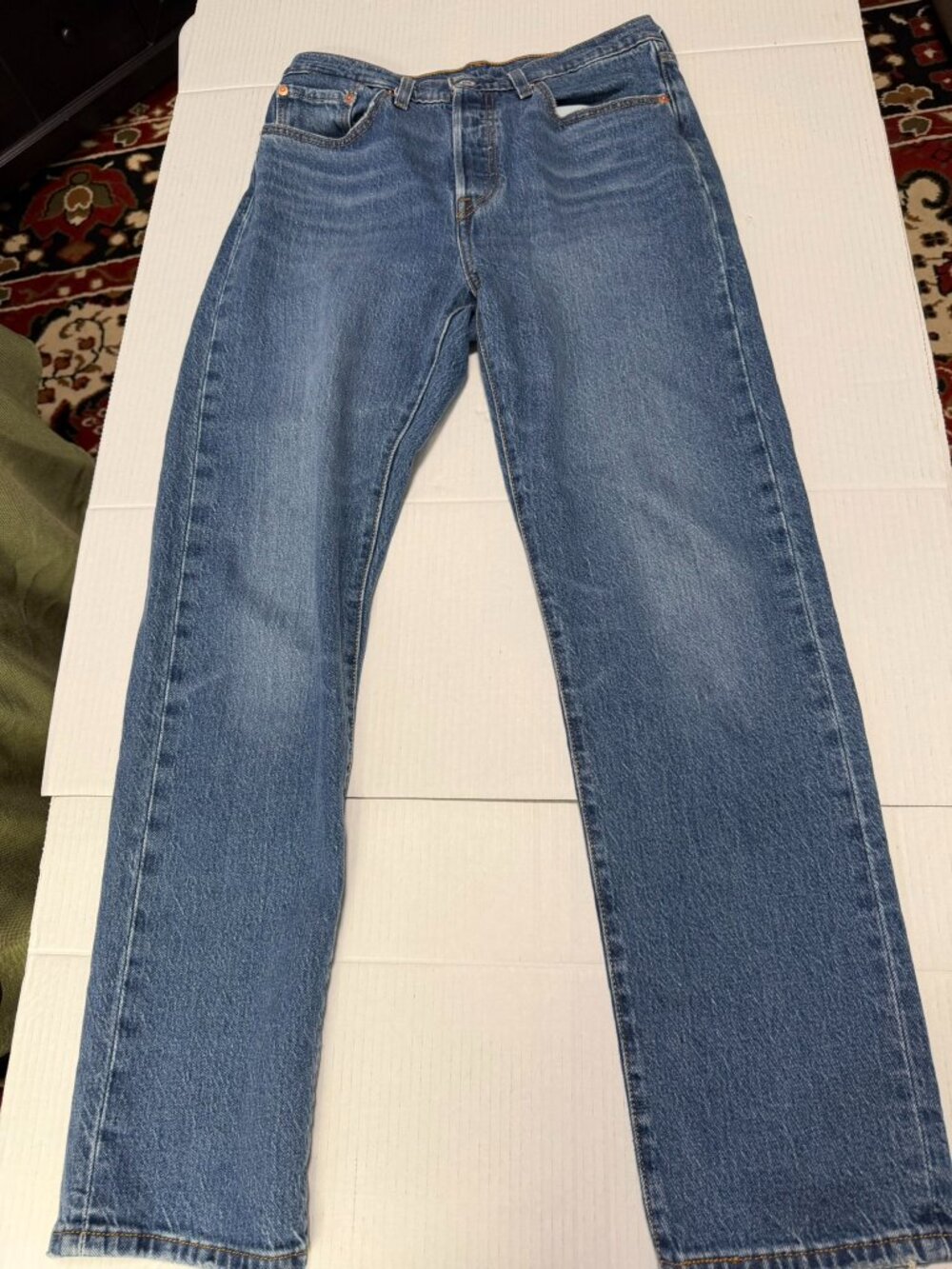 Levi’s 501 Men’s Jeans 28x30 Blue Medium Wash Straight Leg Button Fly Denim